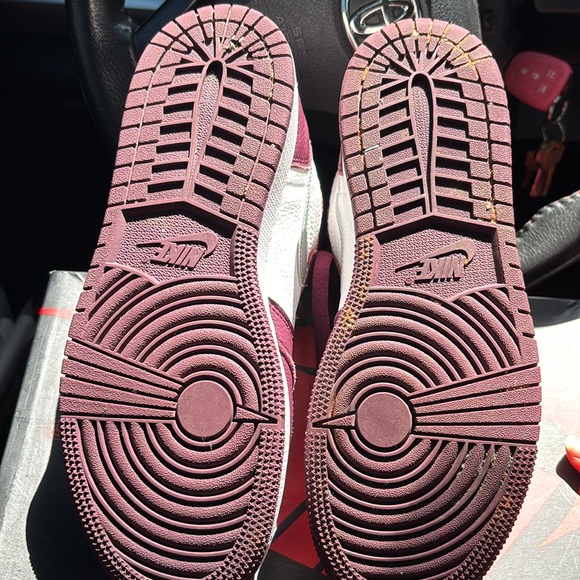 Air Jordan 1 Retro High Bordeaux/Metallic Silver-White - Picture 4 of 7